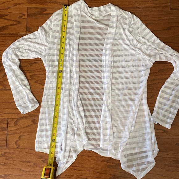 Ava James white stripe sheer jacket. Size Medium - Picture 9 of 10